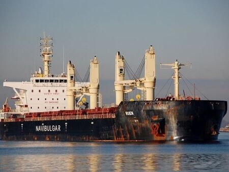 Българският кораб "Руен" отвлечен край Йемен