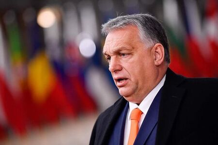 ЕС започва преговори с Украйна за членство, Орбан напусна залата