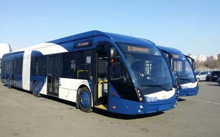 Десетки бургазлии са останали да мръзнат по спирките заради разместен