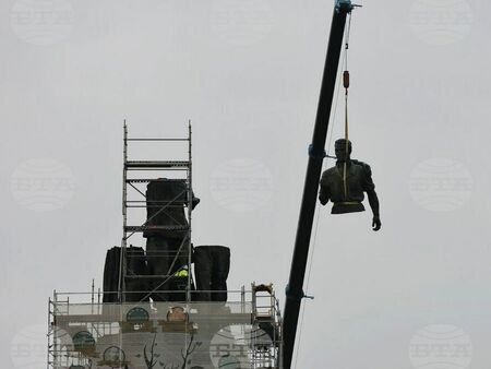 Демонтажът на МОЧА продължава и днес, партии и съдът търсят документи кой и как го заповяда