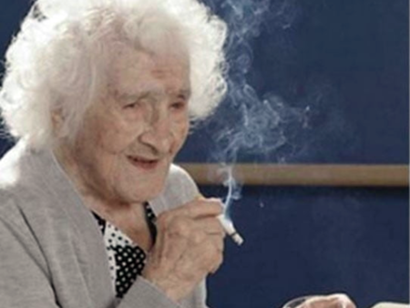 Тя пушеше и ядеше килограм шоколад седмично, но живя 122 години и 164 дни