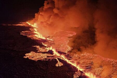 Исландските власти разрешиха на жителите на града до изригналия вулкан да се завърнат, но за кратко