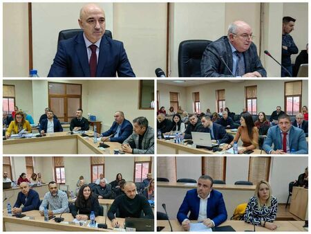Напрегната сесия на ОбС-Созопол в последния работен ден, актуализираха бюджета, но се скараха за състава на комисии