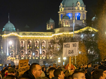 Опозицията в Сърбия ще бойкотира новия вот
