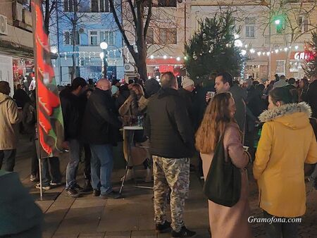 Поколението Х се събира на култово място в Бургас