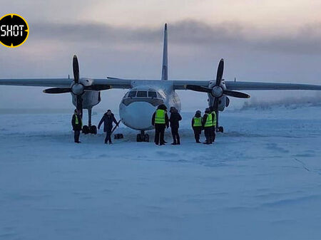 Руски пилот помисли замръзнала река за писта и приземи самолета си