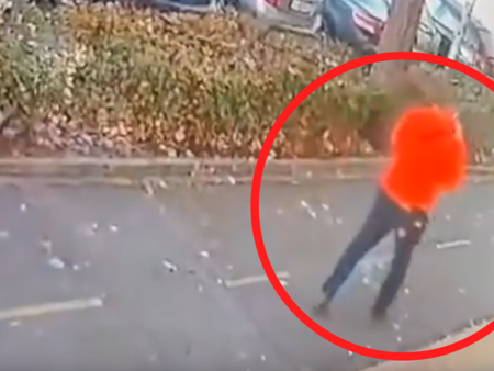 Шокиращо ВИДЕО 18+! Този мъж изрита и умъртви брутално котка в центъра на Бургас (ОБНОВЕНА)