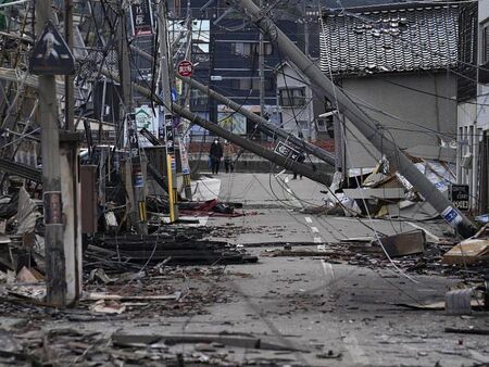 Броят на жертвите от земетресението в Япония достигна 100, 211 души все още се издирват