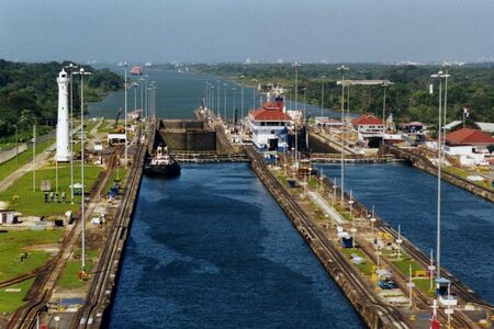 Спасяването на Панамския канал ще струва милиарди, ако изобщо е възможно