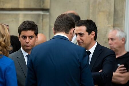 Премиерът на Франция назначи бившия си мъж за външен министър