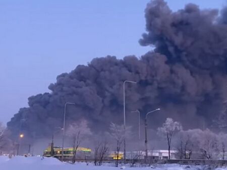 Пожар избухна в склад на голяма компания в Санкт Петербург