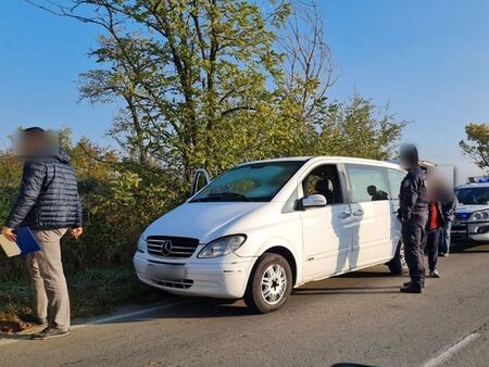 "Закъсали" измамници дебнат на пътя Бургас-Варна, предлагат злато менте