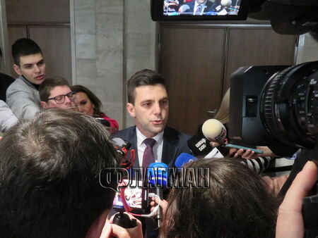 Никола Минчев обяви готовност да оглави евролистата на ПП-ДБ вместо парламента