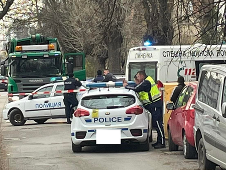 Кървава трагедия край Камено! Камион прегази и уби пешеходец на заден ход