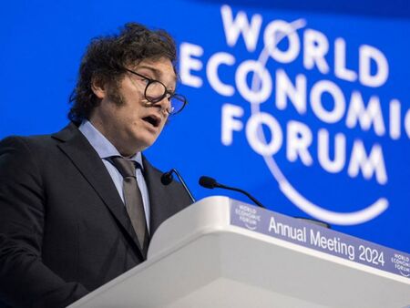 Той бе поканен от елита на срещата на Световния икономически