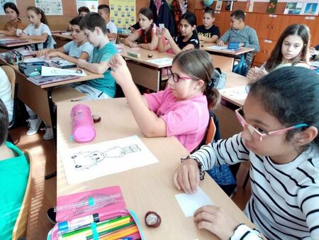 Психолози ще консултират учителите в Бургас и още 5 града при случаи на деца в риск