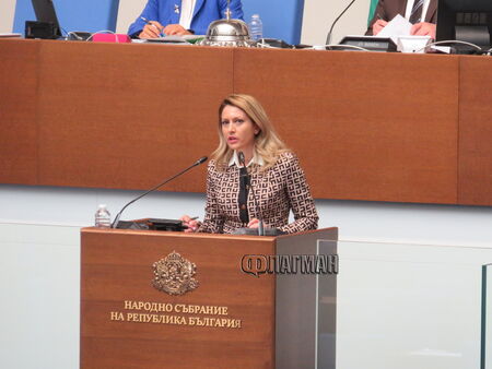 Рая Назарян се изкачи след инсталирането на Десислава Атанасова в