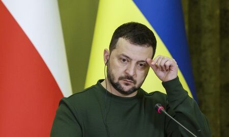 Зеленски отмени тържествата за рождения си ден заради сваления самолет