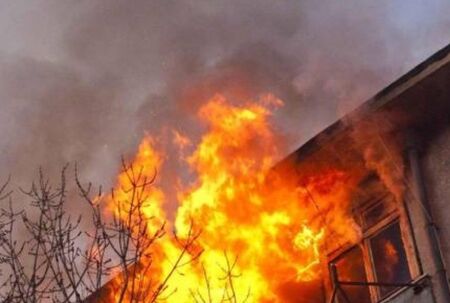 Два пожара за уикенда! Горя къща в Руен, в Люляково спретнаха вендета по автомобил