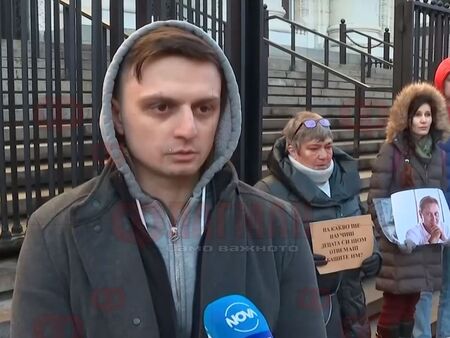 Велико Минков притеснен, че синът му ще е при Габриела, моли социалния министър за ДНК тест