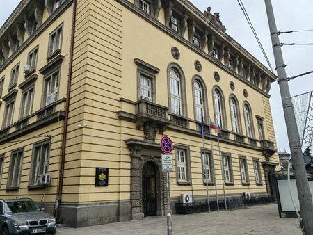 Започваме в 14 45 ч   След минути започва извънредното заседание на