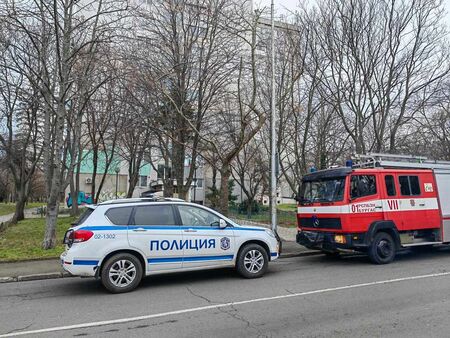 Три пожарни и патрулка хвърчат към жк. „Лазур“ в Бургас, вижте защо