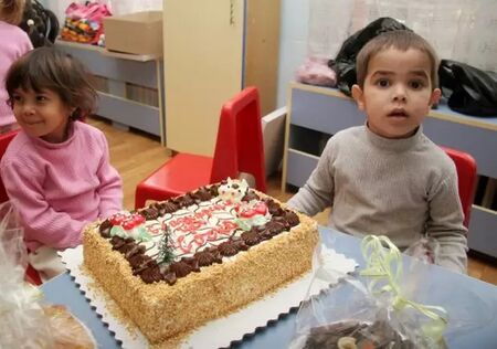 До месеци закриват всички домове за сираци в България