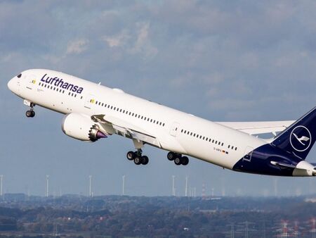 Отменят 90% от полетите на Lufthansa