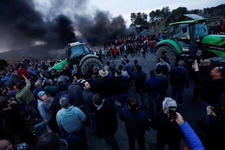 Втори ден протести на фермерите в Испания