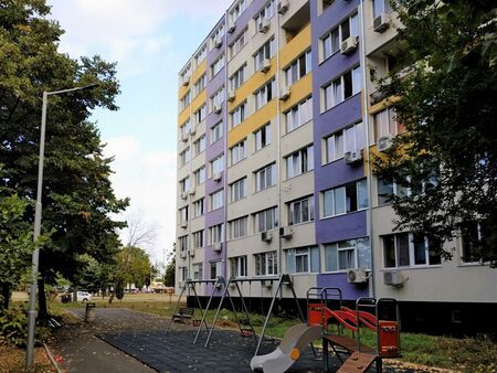 Не бързайте с покупката на жилище, експерти очакват спад от около 10% при сделките