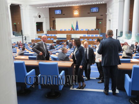 Парламентът прие окончателно промените в Закона за устройството на Черноморското
