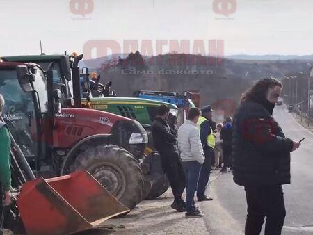 Част от земеделците подписват споразумение с правителството, но протестите продължават