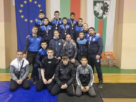 Борците на "Черноморец" със страхотни резултати от държавното първенство