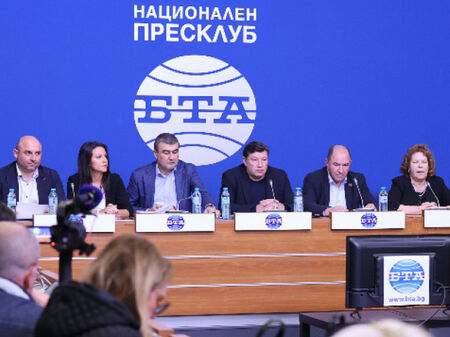Земеделци ще блокират утре София, искат оставката на министър Кирил Вътев