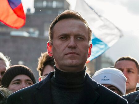 Екипът на Навални: Властите крият тялото му