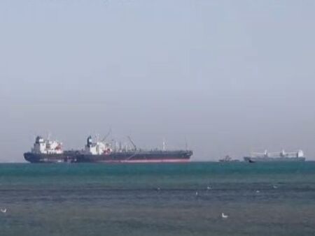 Хутите атакуваха товарен кораб, пътуващ към Варна