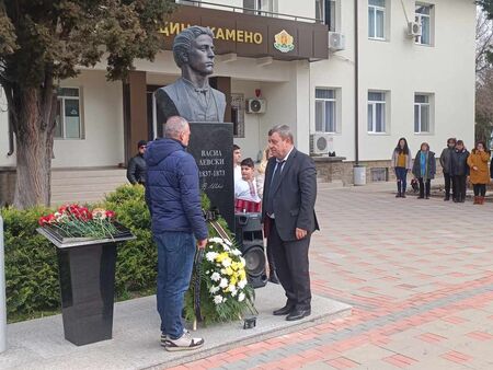 Камено се преклони пред най-великия син на нашата Родина Васил Левски