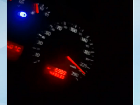 Ново шокиращо видео: Джигит показва как шофира по околовръстното с 260 км/ч (ВИДЕО)