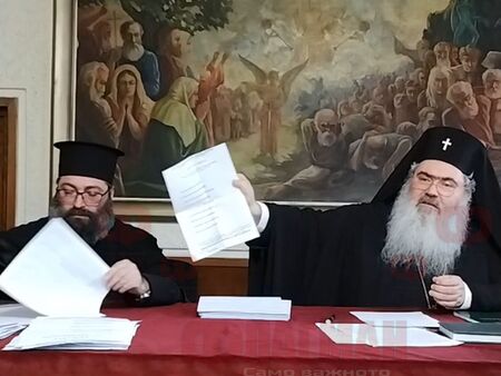 Снимка: Отлагат избора на нов Сливенски митрополит, вотът в епархията е невалиден