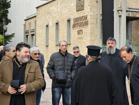 Протест заради касирания избор на нов сливенски митрополит