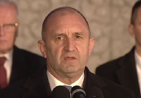 Политиците трябва да пазим суверенитета на България, каза президентът Румен Радев