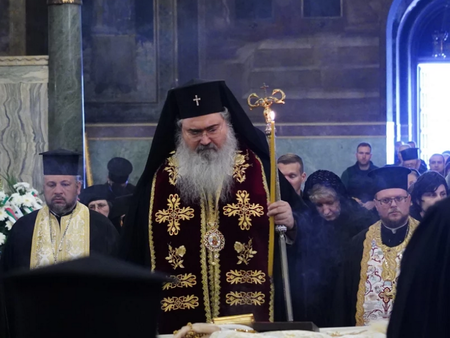 Защо украинският митрополит Епифаний дойде за опелото на Неофит, след като не е поканен