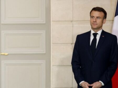Френският президент отново провокира с безумни изказвания Френският президент Еманюел