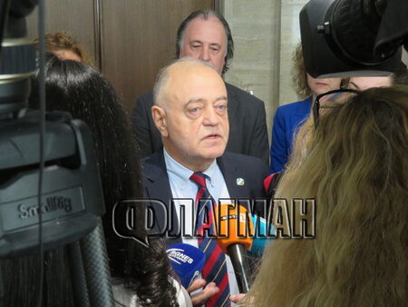 ПП-ДБ да се върне на масата на преговорите с ГЕРБ, предлага Атанас Атанасов