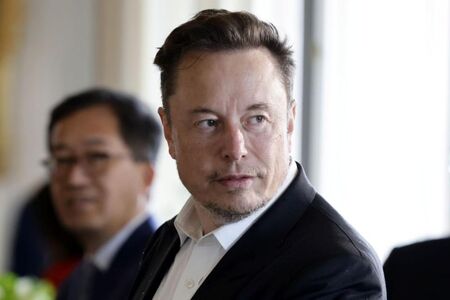 Създателят на Tesla лекува депресия Илон Мъск призна публично че