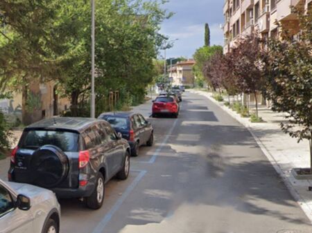 Жители на жк Братя Миладинови са доволни от обновената улица