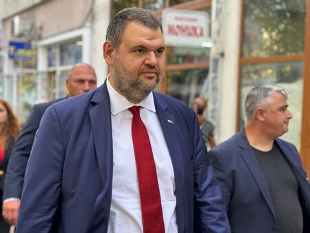 Този парламент е изчерпан, без ГЕРБ-СДС не може да има правителство, обяви Делян Пеевски
