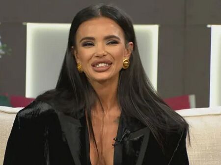 Излагация! Чуйте как пее Мара Отварачката на живо (Видео)
