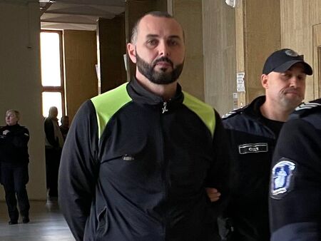 Георги Господинов е готов да понесе максималната присъда от 8 години, но не и да говори за дрогата