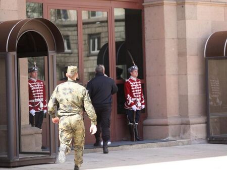 Това се случи минути след като държавният глава Румен Радев